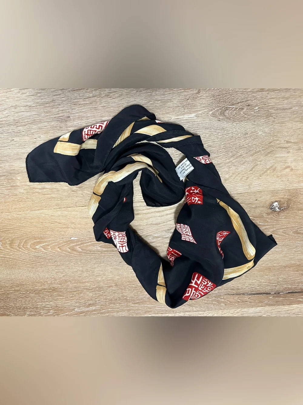 Metropolitan Museum of Art Silk Scarf – Chinese Calligraphy, Made in Italy